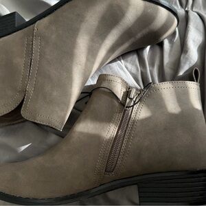 Stylish Tan Ankle Boots